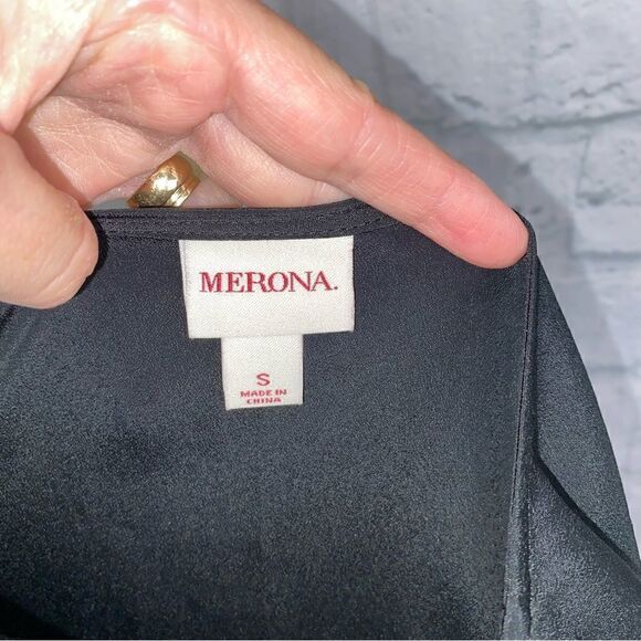 Merona scoop neck blouse w/jeweled embellishment Black size small - Picture 5 of 11